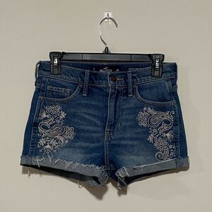 Hollister Women, junior Shorts Jeans Distress Embroidered Floral Denim size 25